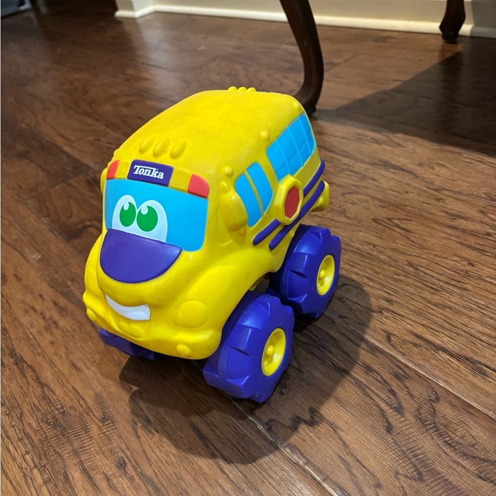 Vintage Y2K Tonka Cushy Cruiser School Bus Toy (2003)